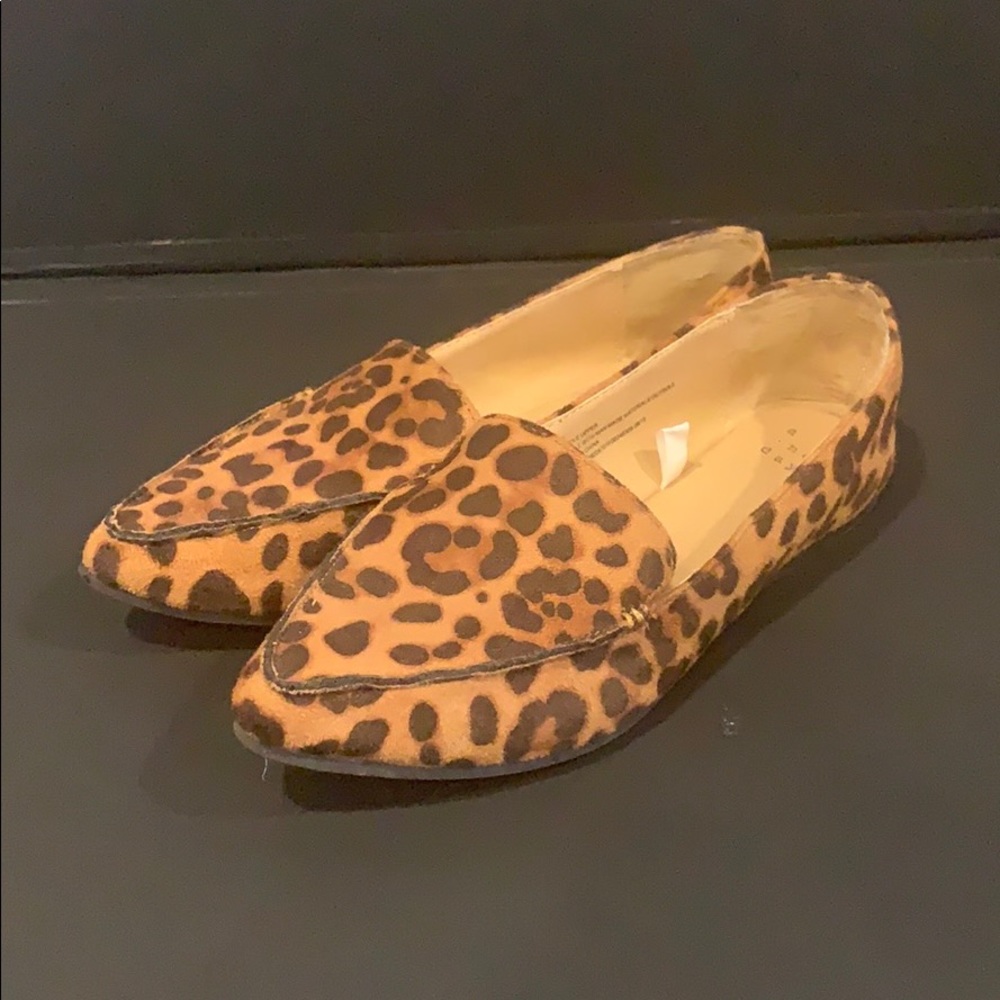 Pointed Toe Cheetah Print Flats